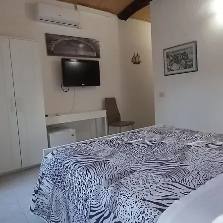 Chiara ゲストハウス ヴェルナッツァ